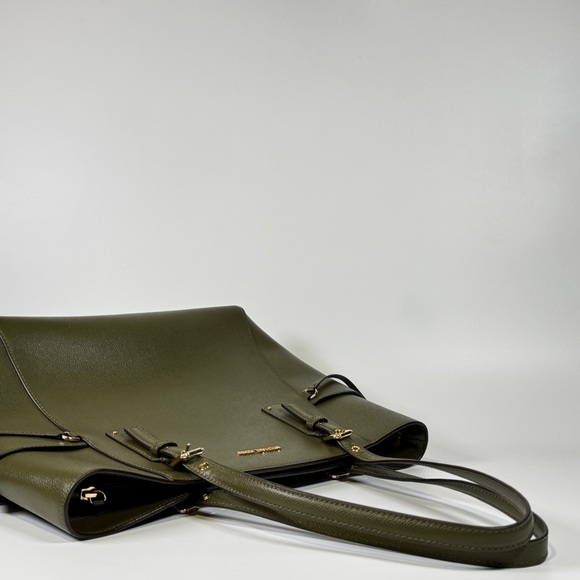 Michael Kors Voyager Tote - Picture 8 of 9